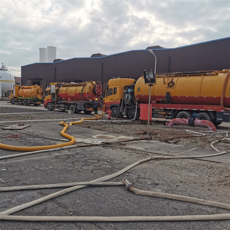 龙州污水池清理